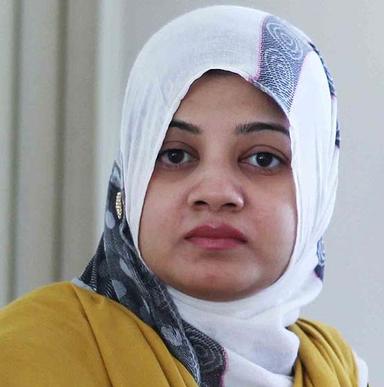 Dr. Fouzia